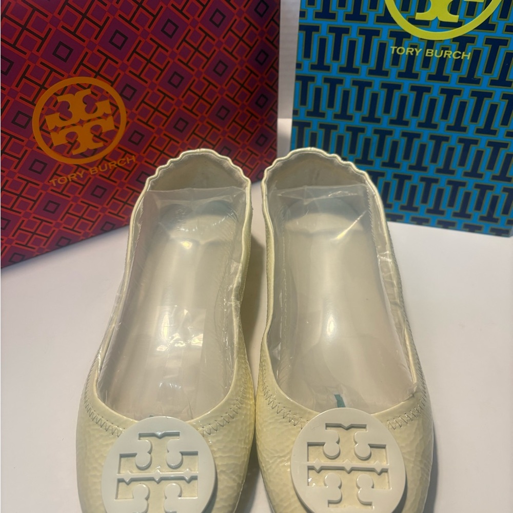 Tory Burch monogram ballet flats Ivory like new size 9